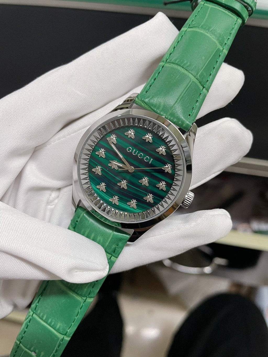 Gucci Green Bee Dial Watch — front