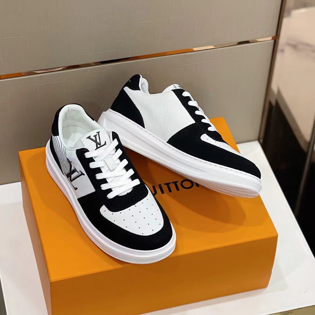 Louis Vuitton Side Lettering Low-Top Sneakers — front